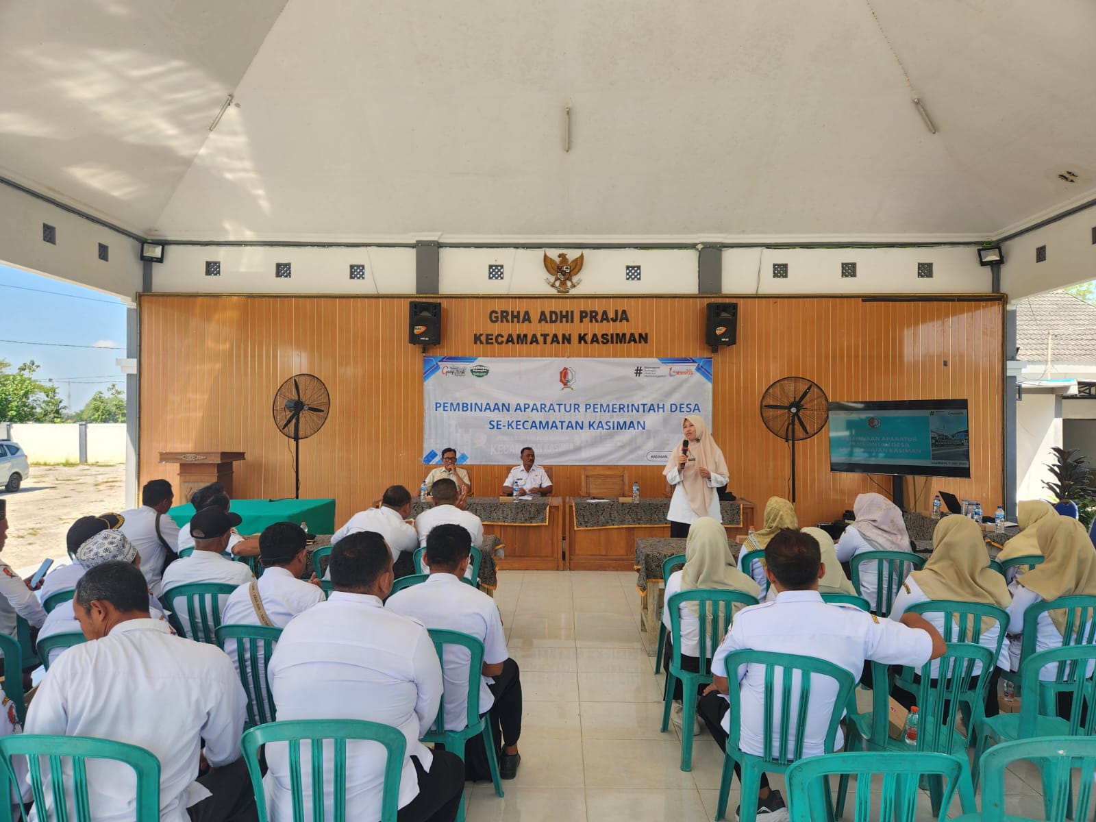 Pembinaan Aparatur Desa: Perkuat Tata Kelola Pemerintahan Kecamatan Kasiman