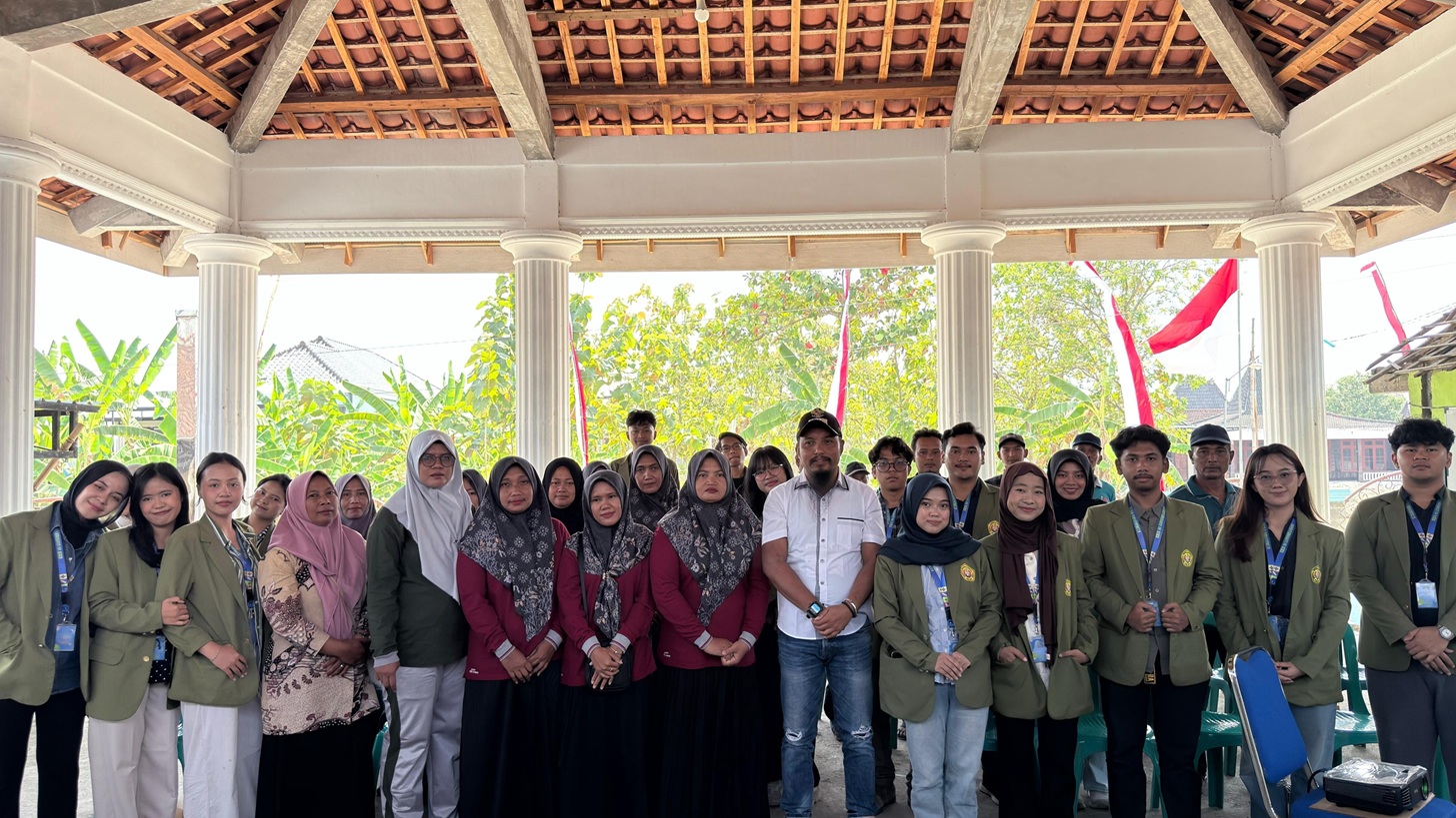 KKN Kelompok 61 Hadirkan Teknologi Tepat Guna Hidroponik Di Desa Sidomukti