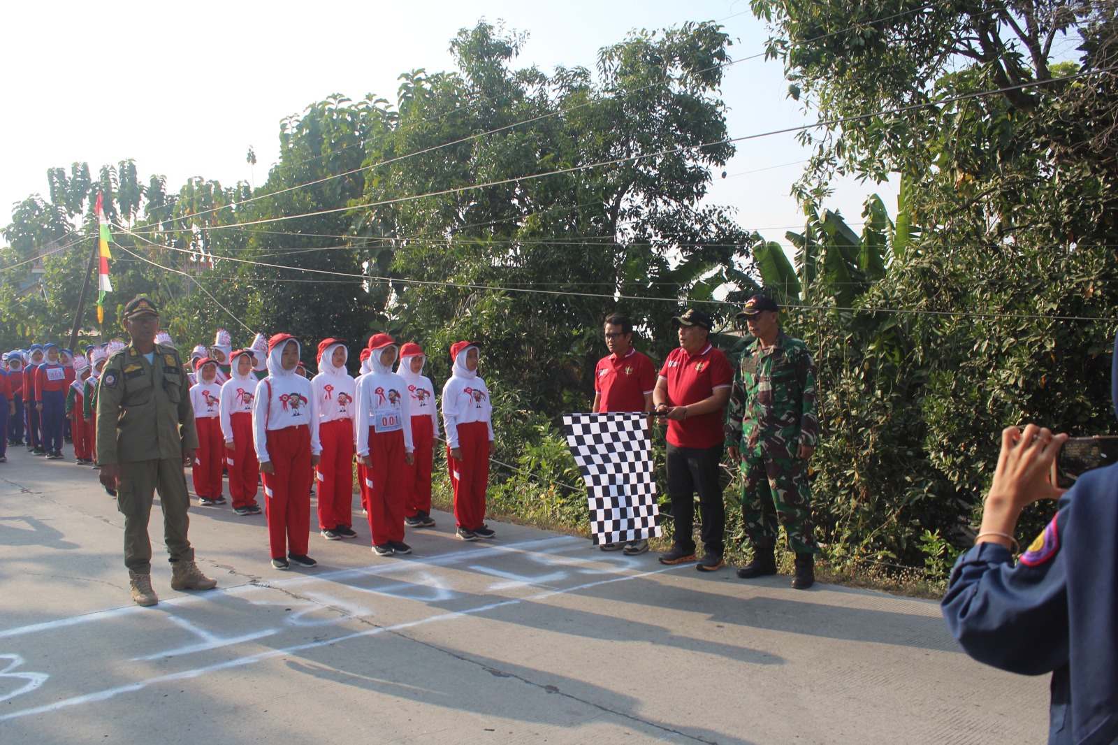 Semarak HUT ke-81 Kemerdekaan RI, Kecamatan Kasiman Gelar Gerak Jalan Tingkat SD/MI Sederajat